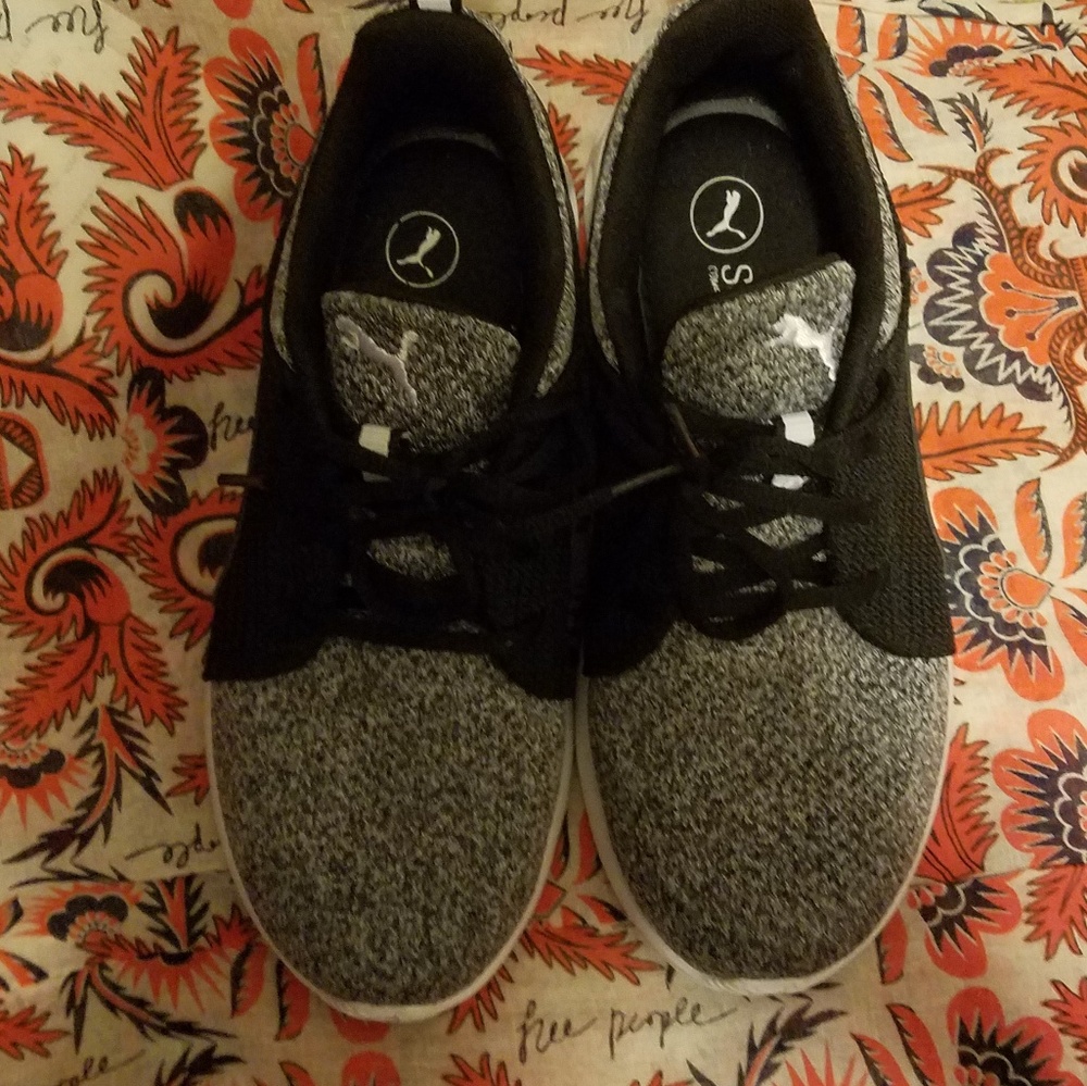 Puma shoes size 6.5